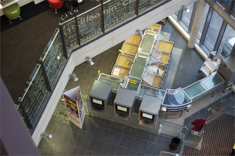 <p>Die englische Cardiff Central Library setzt auf ein Bibliotheca System mit Selbstverbuchung, 24-Stunden-Rückgabe und automatischer Sortierung.</p>